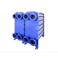 熱交換器在工程領(lǐng)域中的發(fā)展方向及前景是怎樣的?熱交換器是一種用于傳熱的設(shè)備， 主要用于工業(yè)領(lǐng)域中的蒸汽和流體的加熱、 冷和， 回收等工藝過程中。 隨著工程技術(shù)的不斷發(fā)展和應(yīng)用需求的增 加，熱交換器也在不斷進(jìn)步和改進(jìn)。本文將從四個(gè)方面來探討熱交換器在工程領(lǐng)域中的發(fā)展方向及前景。 提高傳熱效率 傳熱效率是衡量熱交換器性能的重要指標(biāo)之一。目前，熱交換器的傳熱效率已經(jīng)達(dá)到很高水平，但在工程應(yīng)用中仍然存在一定的提升空間。未來的 發(fā)展方向之一，是通過改進(jìn)傳熱介質(zhì)的流動(dòng)方式和傳熱表面的結(jié)構(gòu)設(shè)計(jì)，進(jìn)一步提高熱交換器的傳熱